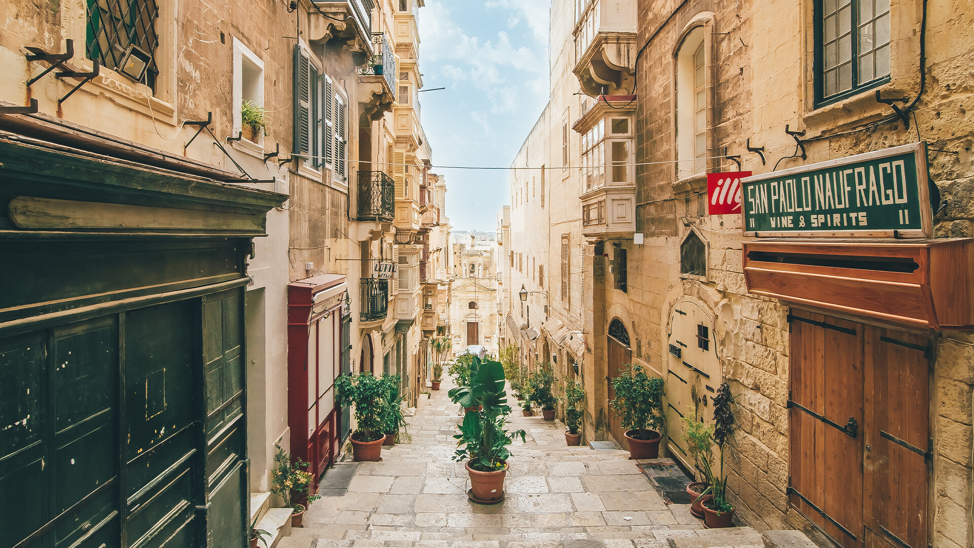 Explore Valletta