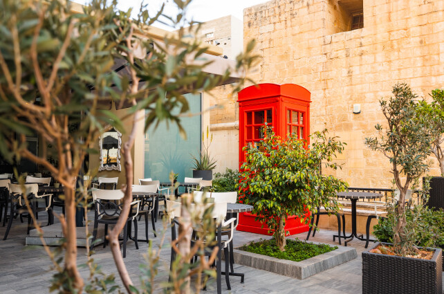 5-star AX The Palace Hotel - Talk of Town Cafe in Malta