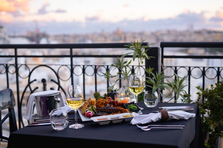AX Hotels - Outdoor restaurants Malta - AX The Palace - TemptAsian Restaurant