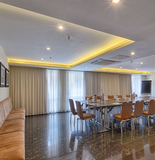 5-star AX The Palace Hotel in Sliema - Meeting Room in Malta - Executive Lounge