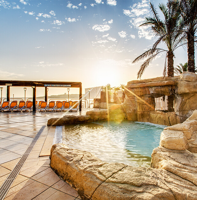AX Sunny Coast Resort & Spa in Malta - Outdoor Lido