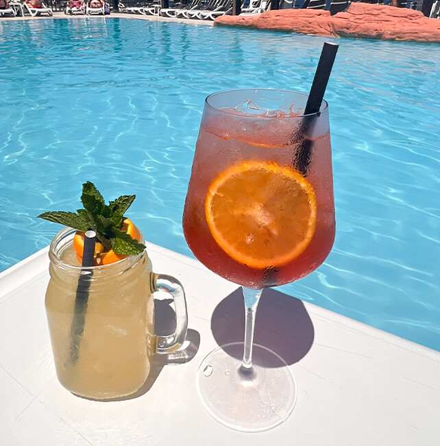 AX Sunny Coast - Hotel Facilities - Pool Drinks